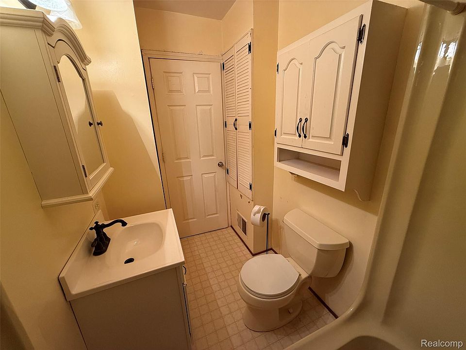 1407 Donald Ave, photo 23