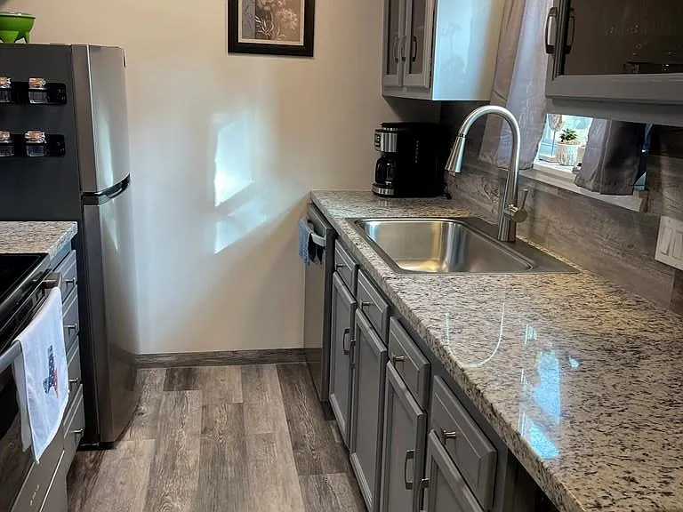 323-4 Bolivar Ave #4 — Photo 7
