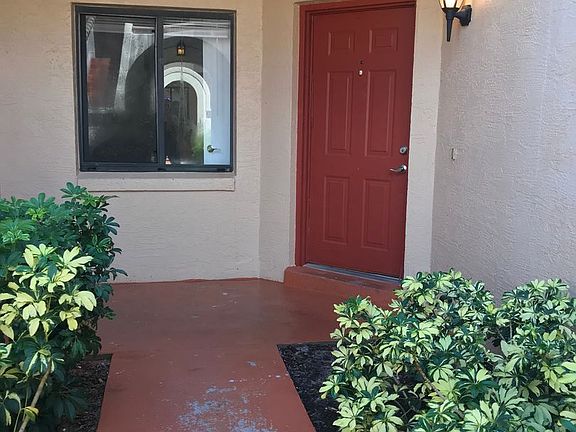 3rd image of 7641 Sugar Bend Dr