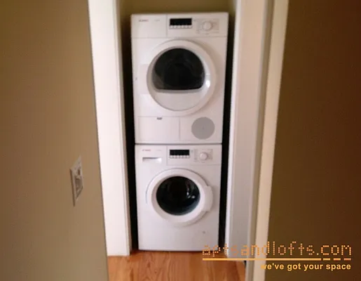 Rented by aptsandlofts.com | media 13