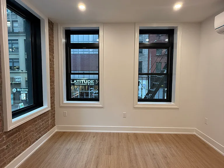 307 W 39th St #2A — Photo 3