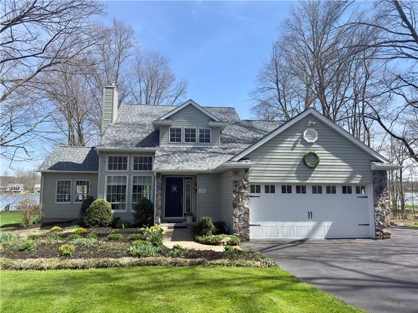 788 Latonka Dr, Mercer, PA 16137