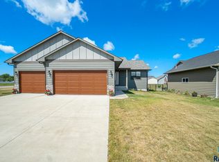 1176 Cyber Ct, Madison, SD 57042