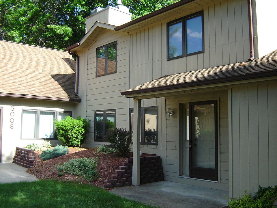 Leave the mowing to the Raintree Condominium Complex!  This " Move in Condition" condo has 3 bedrooms, 2.5 bath, 2.5 car garage and is sparkling clean and ready for you to enjoy.  There are spacious rooms on the main level living space, and 3 bedrooms and 2 full baths on the 2nd level.  You will love the space of the 2.5 car garage.Enjoy the private view of the park-like common area.  Also an added bonus is the close proximity to the rail trail!   Come on home to this cozy, friendly, and carefree living!