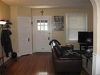 family room to front door