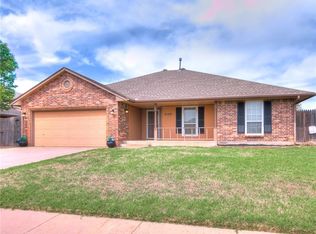 2109 NE 13th St, Moore, OK 73160