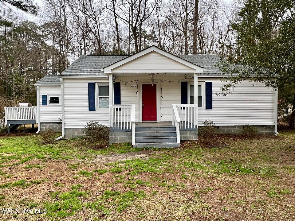 1st image of 225 Oakwood Dr