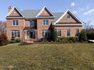 1201 Artnauman Ct, Mc Lean, VA 22102