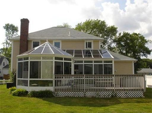 2nd image of 85 Winfield St