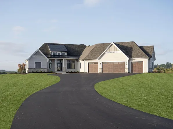 10127 West Farmdale Estates COURT, Mequon, WI 53097