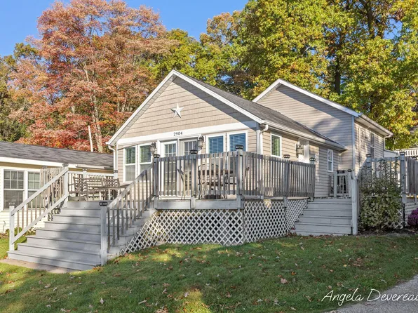 2904 Hall St, Orleans, MI 48865