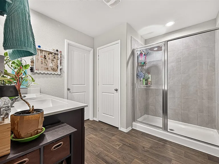 811 Petunia Falls Ln — Photo 26