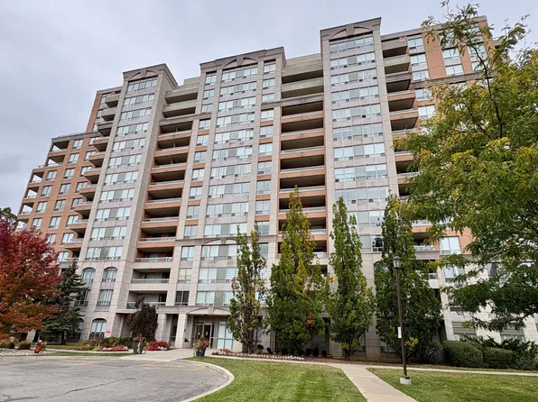 29 Northern Heights Dr #612, Richmond Hill, ON L4B 4L8