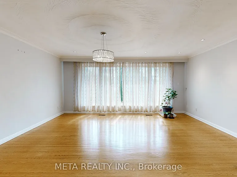 36 Dewlane Dr — Photo 5
