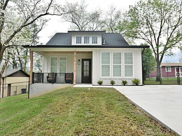 310 Valley Dr, Pigeon Forge, TN 37863