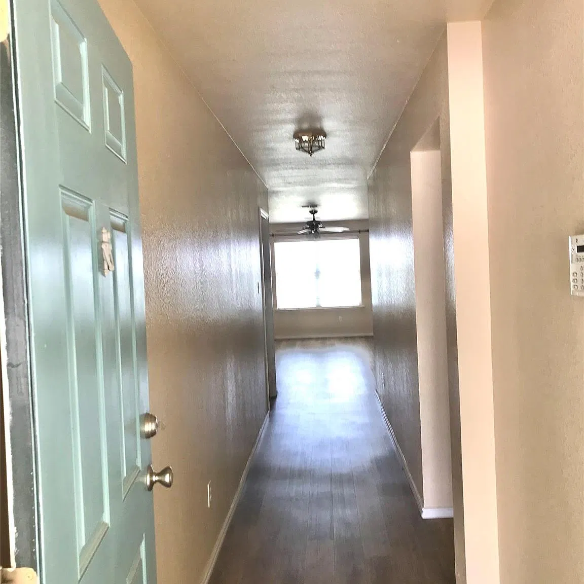 3 bed, 2.0 bath, 1398 sqft, $1,800 — Photo 3