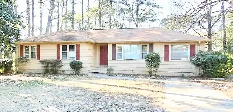 908 Charles Ct — Photo 1