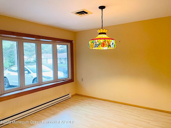 5th image of 914A Dumbarton Drive