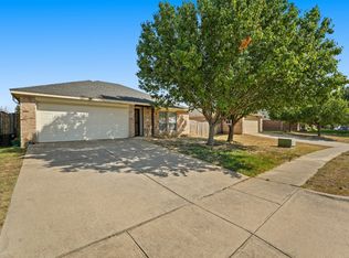 908 Crowder Dr, Crowley, TX 76036