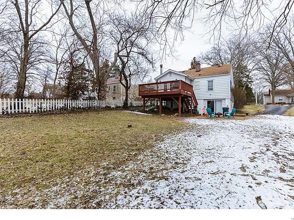 2nd image of 825 Arminda Ave
