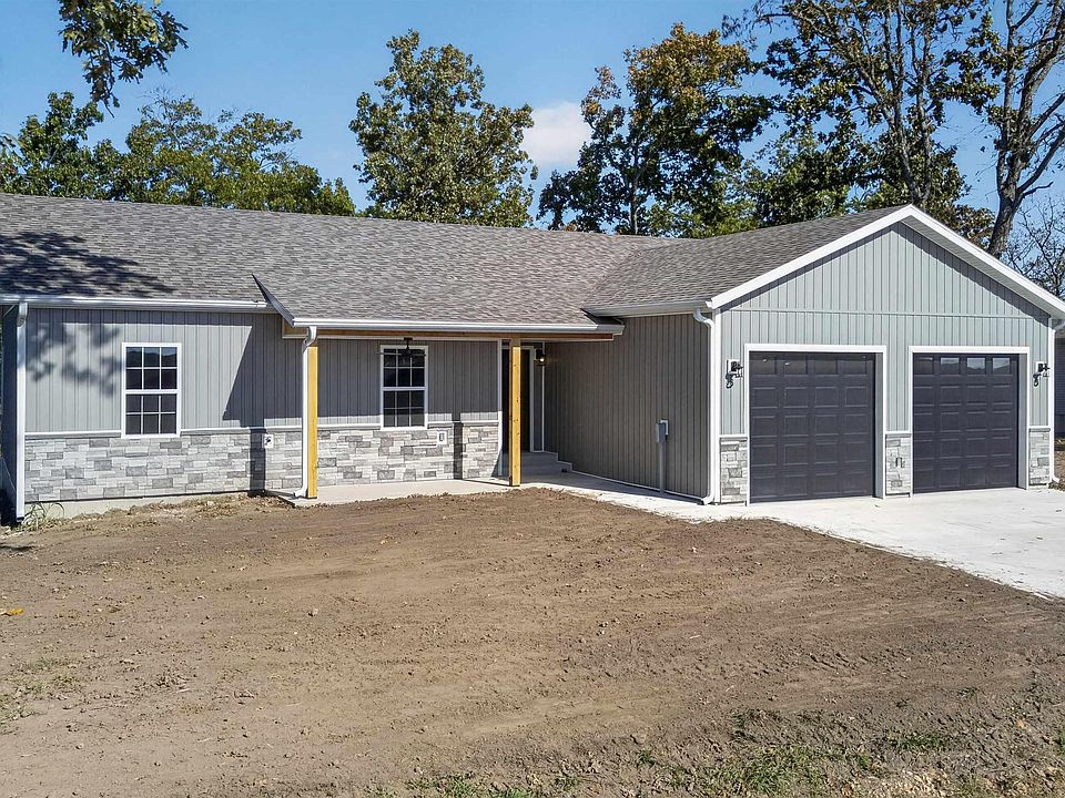 1st image of 22715 Lake Ridge Dr