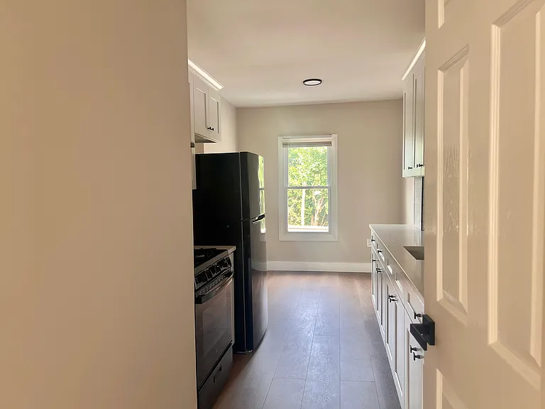752 Belmont Ave #7 — Photo 5