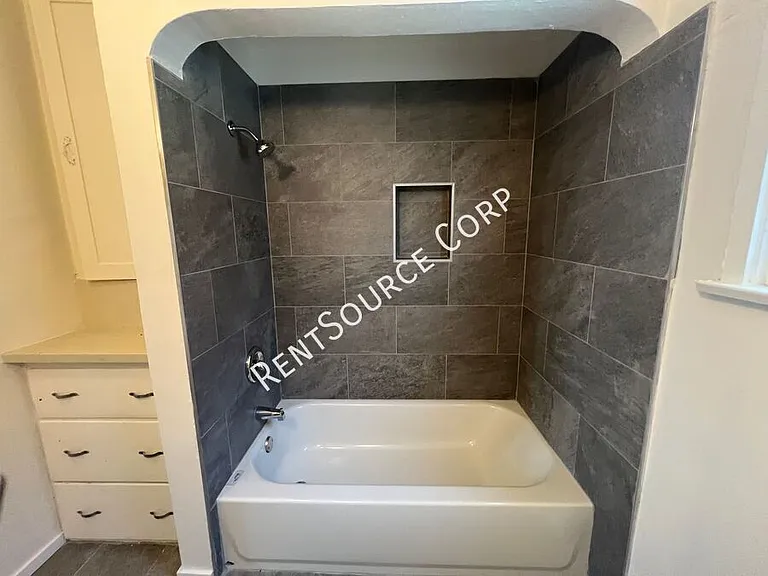 100 E Fredricks St #V — Photo 18