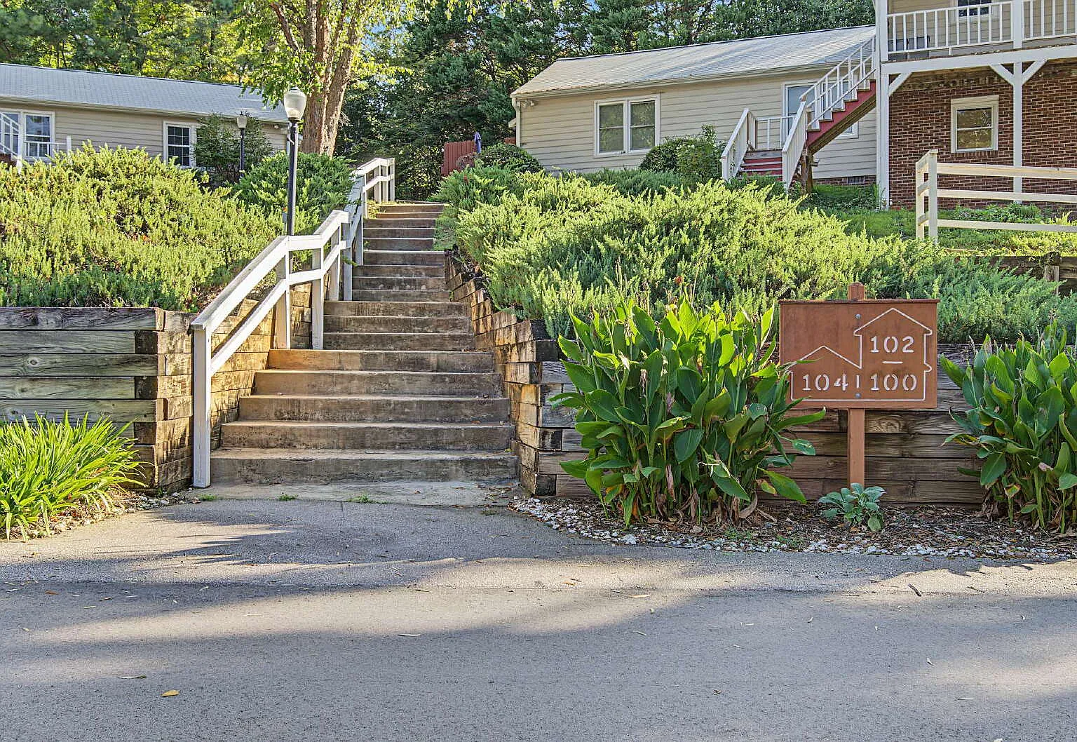 2 bed, 1.0 bath, 768 sqft, $1,595 — Photo 3