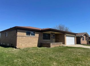 8639 Helen St, Center Line, MI 48015