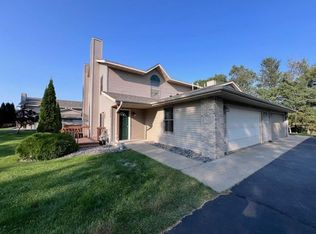 304 White Oak Ave, Plover, WI 54467