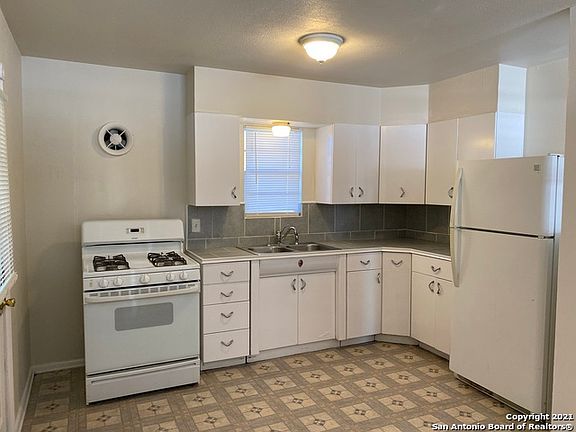3rd image of 151 Nedrub Dr