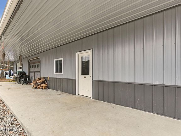 3rd image of 337 Collins Tpke