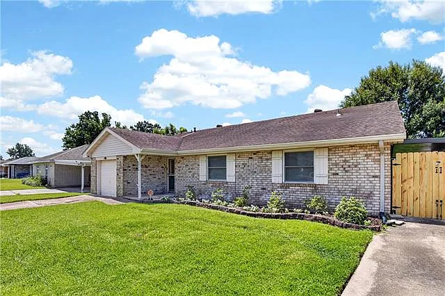 3 bed, 2.0 bath, 1460 sqft, $1,950 — Photo 2