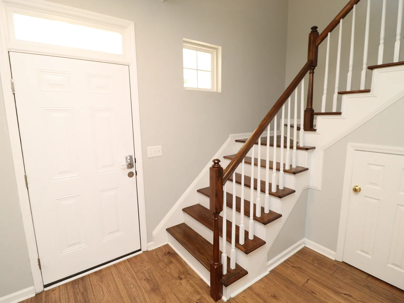 Inviting End Unit Townhome in Apex Available Immediately — Photo 4