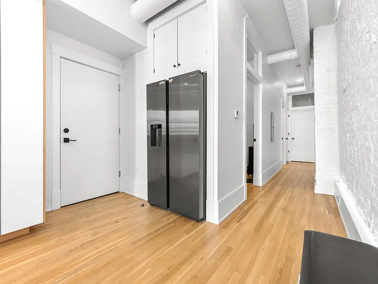 133 W Elder St #2 — Photo 6