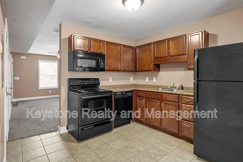 2 bed, 1.5 bath, 1050 sqft, $995 — Photo 4