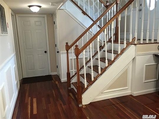 5th image of 375 Magnolia Dr