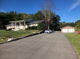 214 Flat Top Rd, Shady Spring, WV 25918