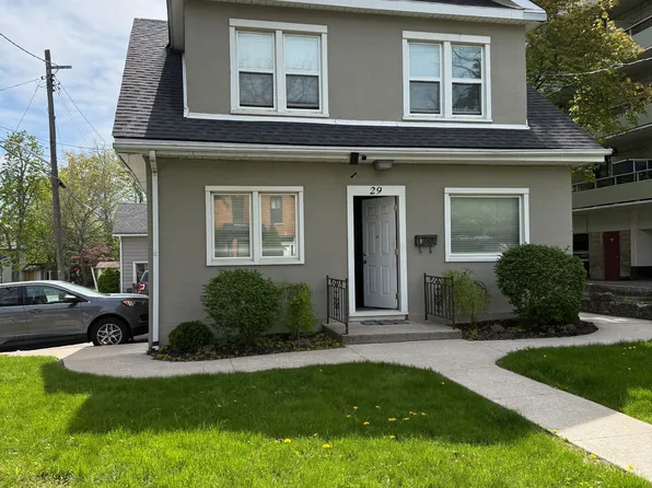 29 Mountain Ave S #2, Hamilton, ON L8G 2V7