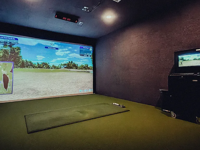 Clubhouse - Golf Simulator