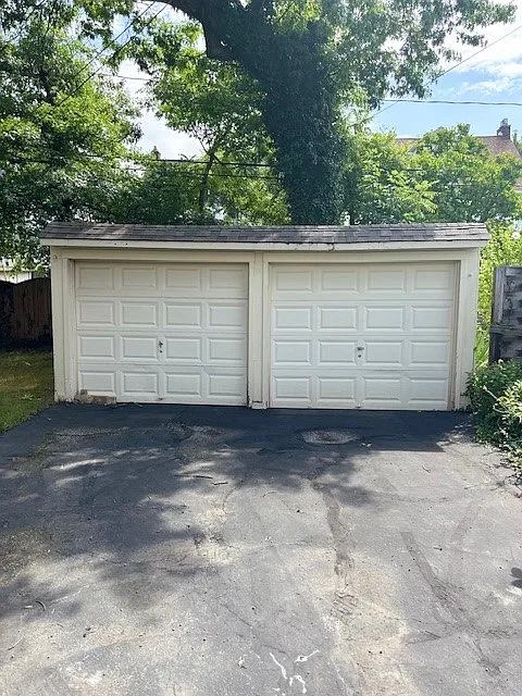 3 bed, 1.5 bath, 1831 sqft, $1,950 — Photo 4