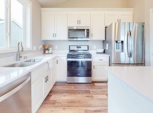 11384 Lancaster Way NE, Albertville, MN 55301