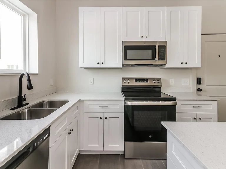 7806 Clearview St #25 — Photo 4