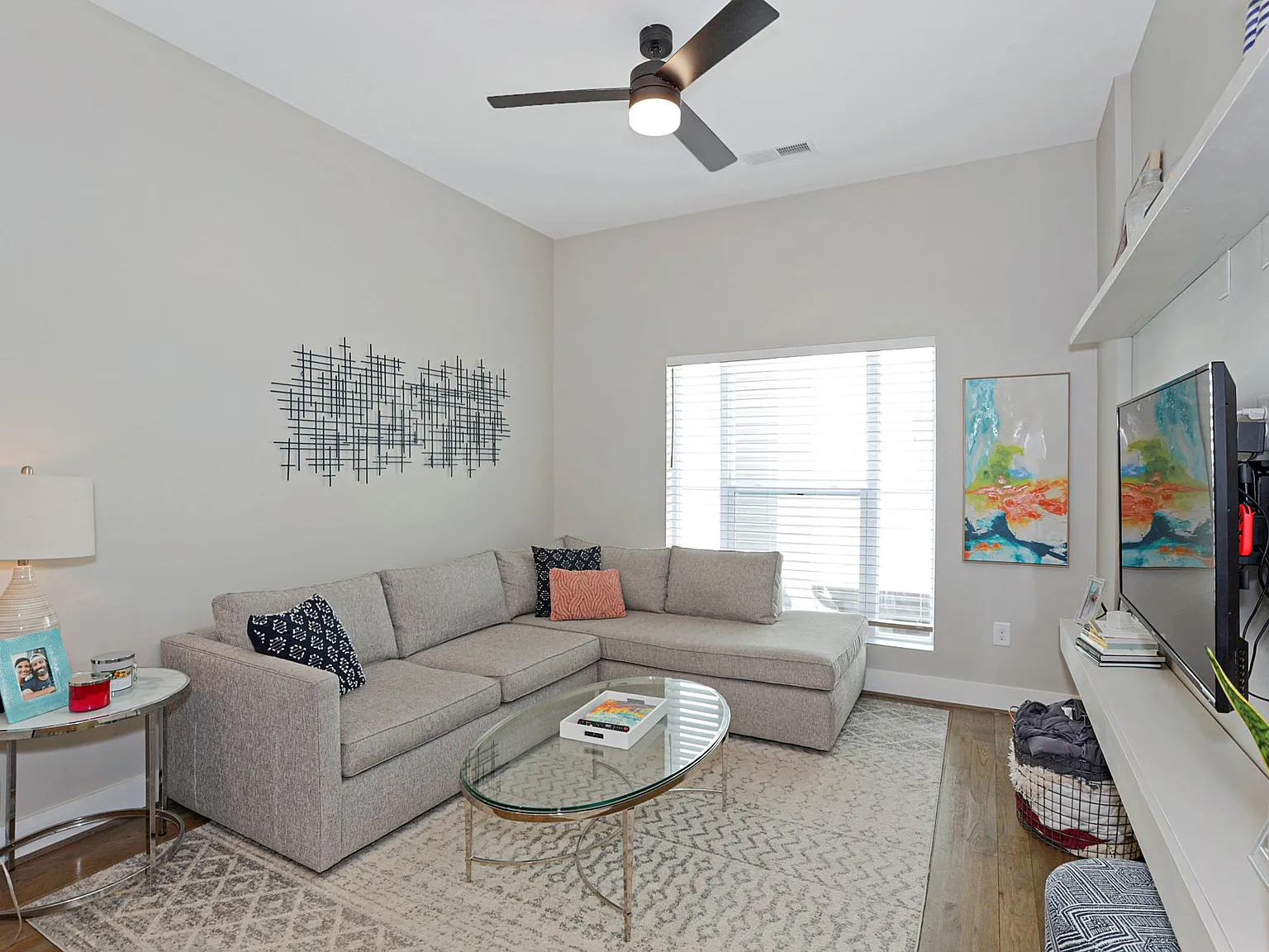 2 bed, 2.5 bath, 1190 sqft, $2,700 — Photo 2