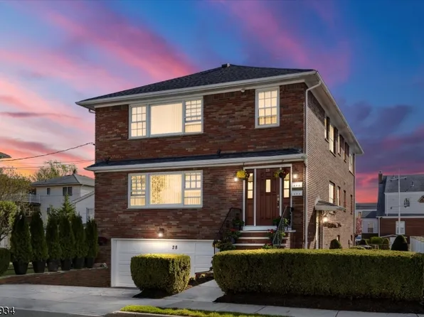 28 1St St, Wallington Boro, NJ 07057