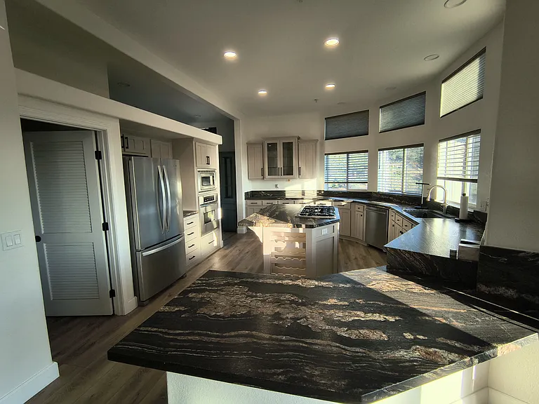 2828 La Cresta Rd — Photo 9