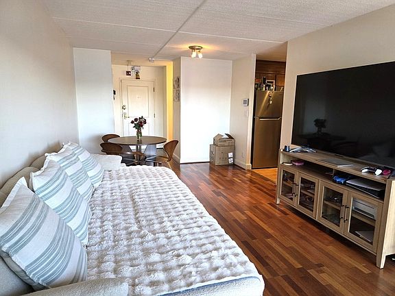 4th image of 1500 Worcester Rd APT 724