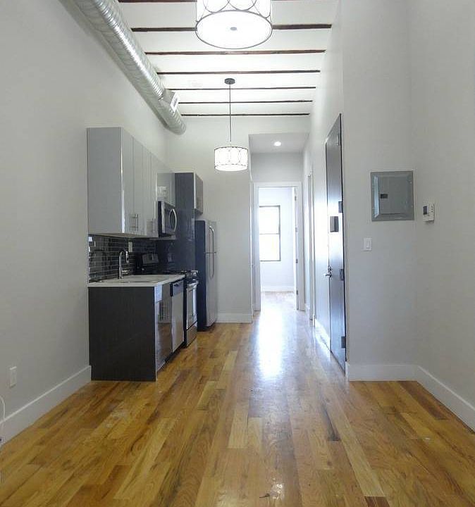 2nd image of 1824 Palmetto St #-2l