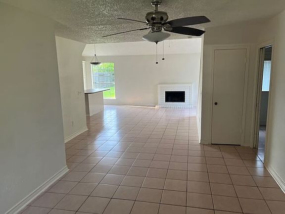 Walk into family room to kitchen