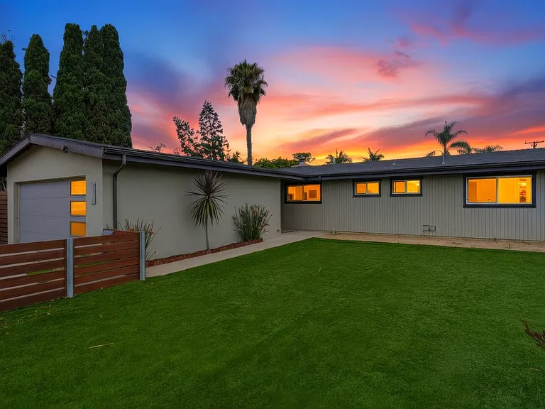 4996 Mount Almagosa Dr — Photo 2
